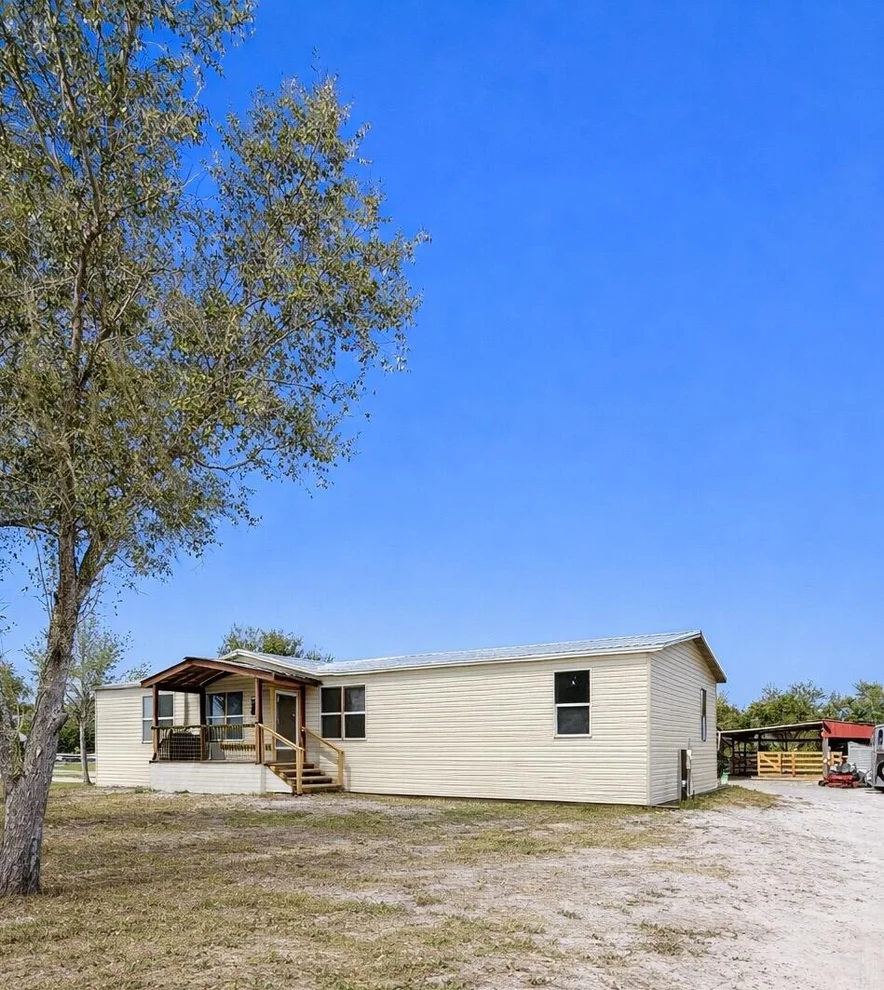 Unit for sale at 5062 NE 122nd Drive, Okeechobee, FL 34972