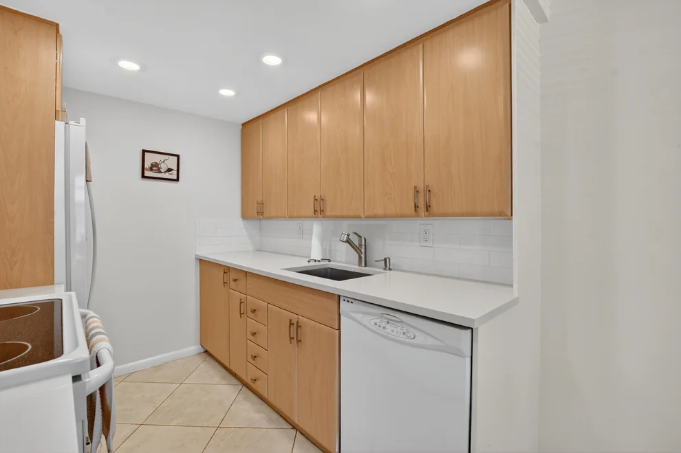 Unit for sale at 3067 Exeter D, Boca Raton, FL 33434