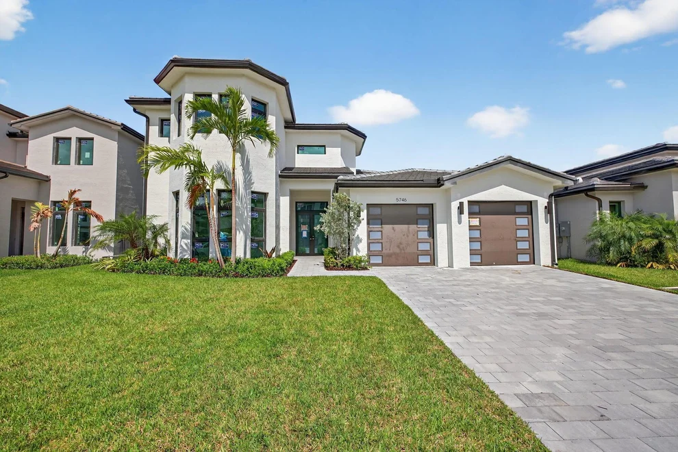 Unit for sale at 5746 Ashwood Circle W, Hollywood, FL 33312