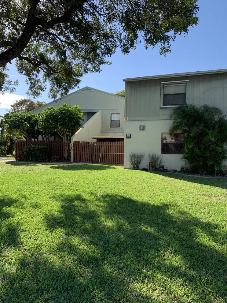 Unit for sale at 33 Crossings Circle, Boynton Beach, FL 33435