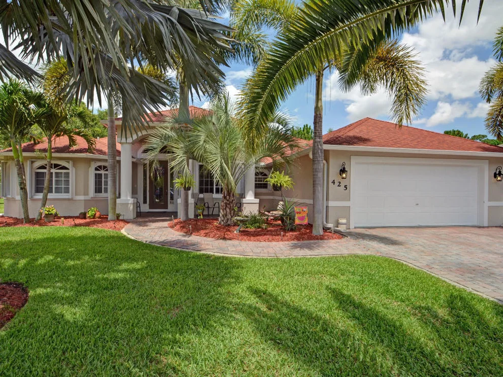 Unit for sale at 425 22nd Avenue SW, Vero Beach, FL 32962