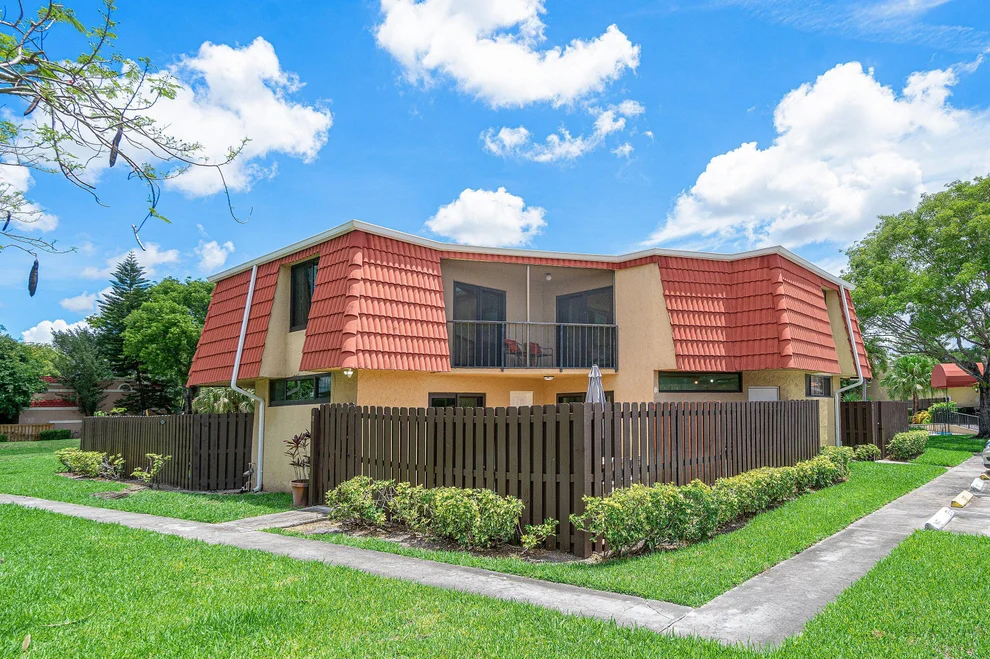 Unit for sale at 22910 Oxford Place, Boca Raton, FL 33433