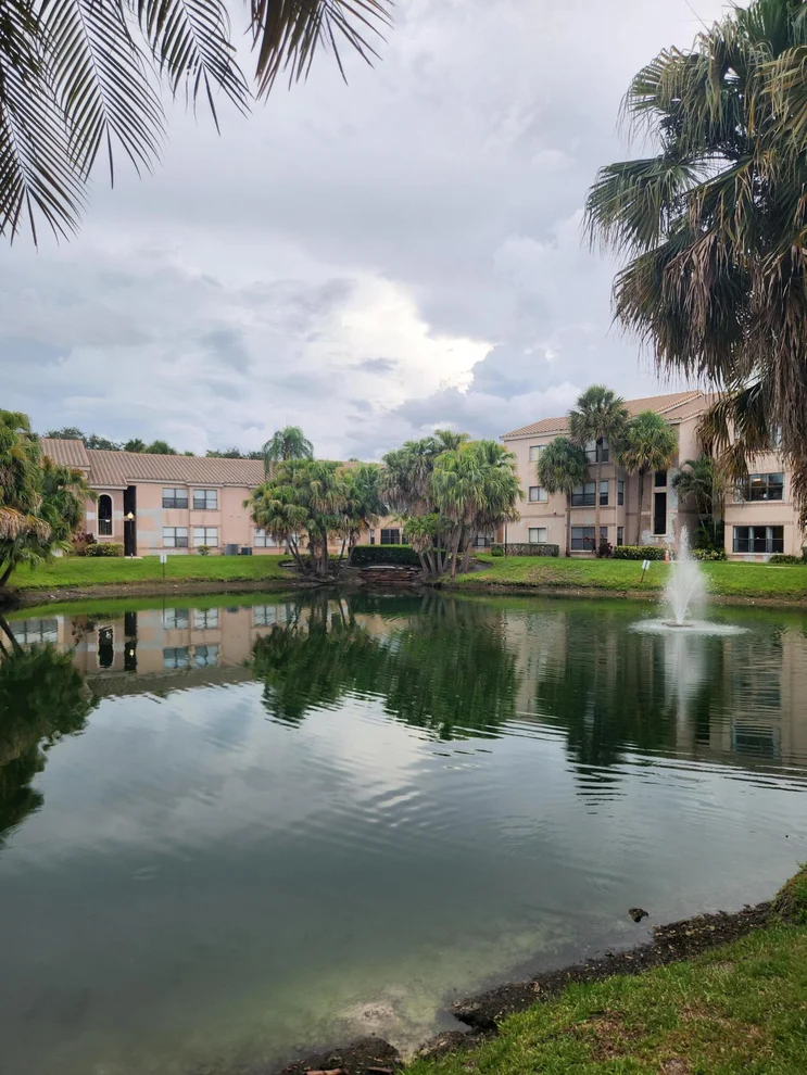 Unit for sale at 2946 S UNIVERSITY Drive, Davie, FL 33328