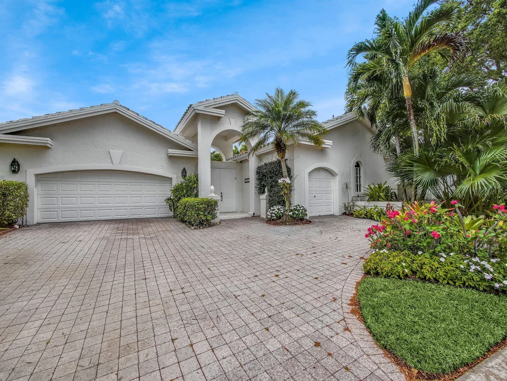 Unit for sale at 1111 Crystal Drive, Palm Beach Gardens, FL 33418