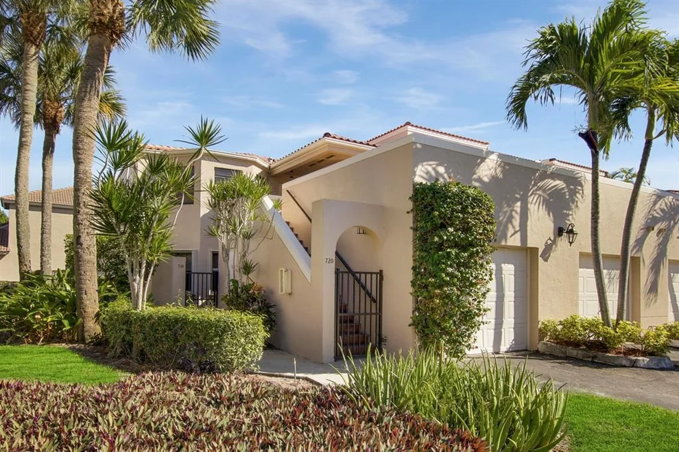 Unit for sale at 6630 Villa Sonrisa Drive, Boca Raton, FL 33433