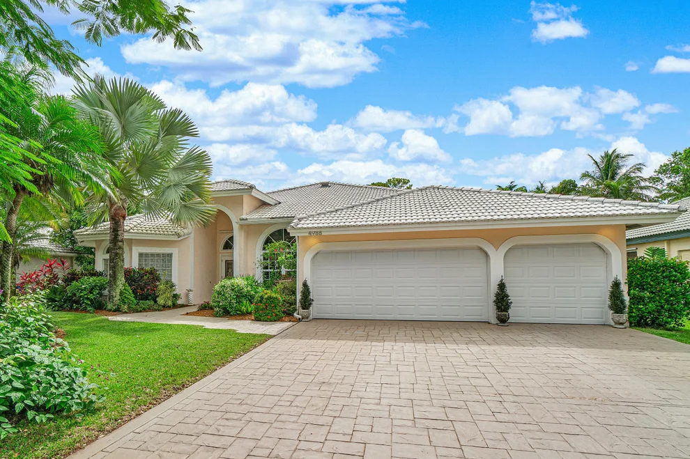 Unit for sale at 4988 Chardonnay Drive, Coral Springs, FL 33067