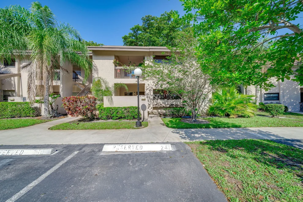 Unit for sale at 4217 NW 22nd Street, Coconut Creek, FL 33066