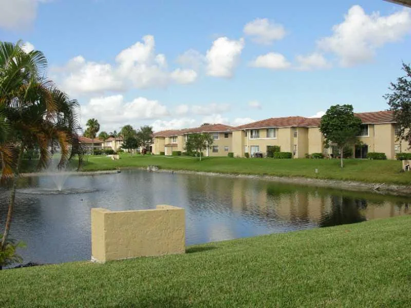 Unit for sale at 908 Twin Lakes Drive, Coral Springs, FL 33071