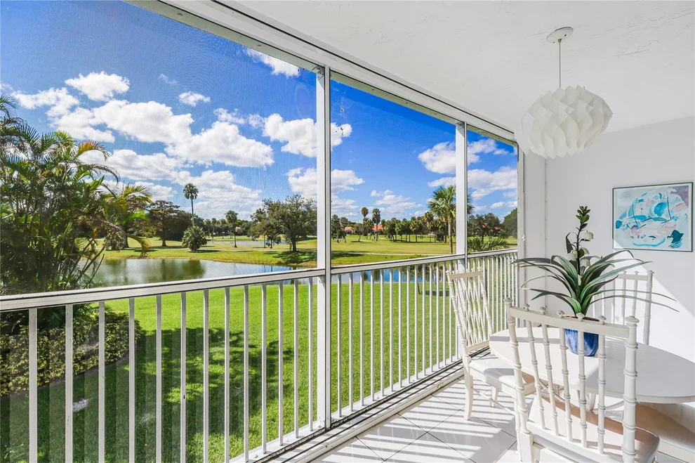 Unit for sale at 3980 Oaks Clubhouse Drive, Pompano Beach, FL 33069