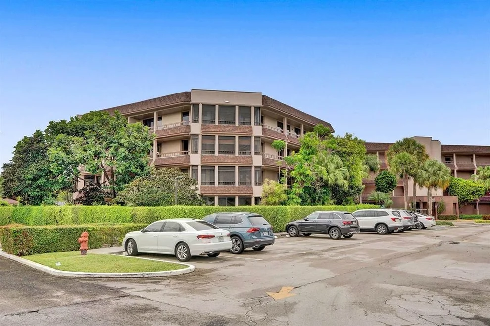 Unit for sale at 4702 Fountains Drive S, Lake Worth, FL 33467