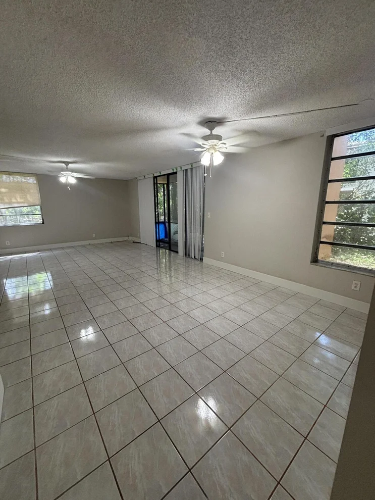 Unit for sale at 400 Commodore Drive, Plantation, FL 33325