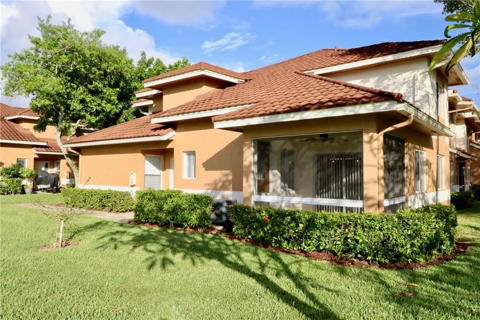 Unit for sale at 801 NW 91st Terrace, Plantation, FL 33324