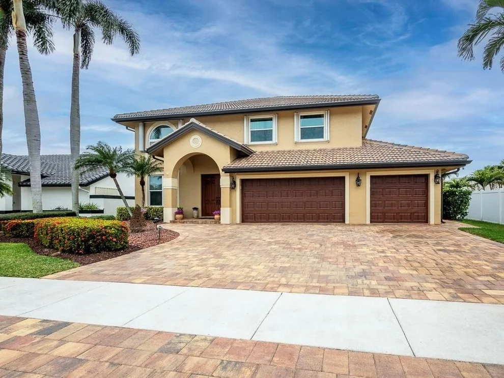 Unit for sale at 6659 Blue Bay Circle, Lake Worth, FL 33467