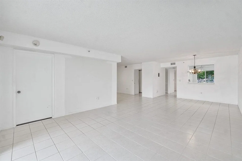 Unit for sale at 14096 Huntington Pointe Drive, Delray Beach, FL 33484