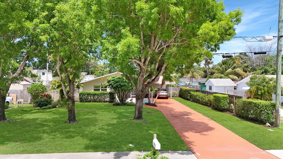 Unit for sale at 7684 S Haverhill Road Road, Lake Worth, FL 33463