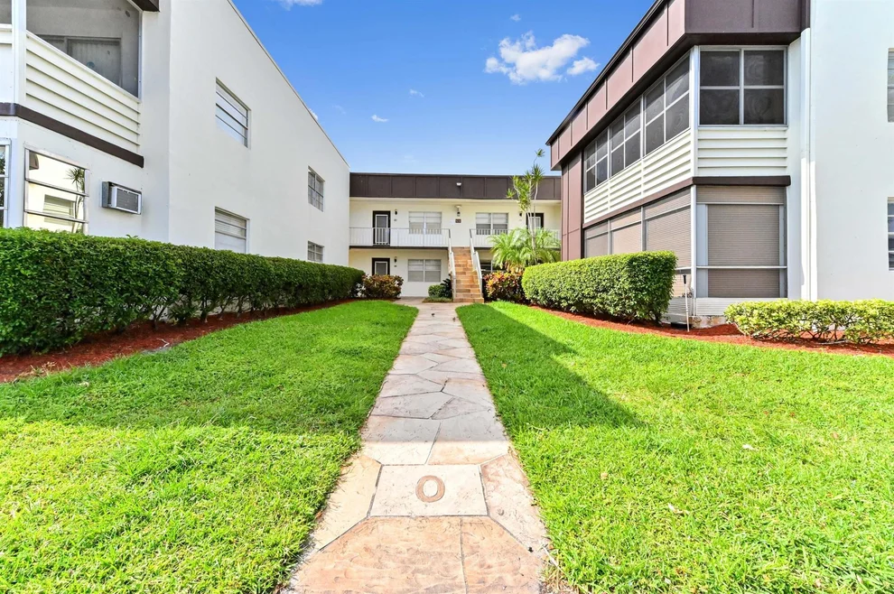 Unit for sale at 702 Normandy O, Delray Beach, FL 33484