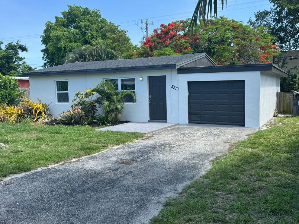Unit for sale at 3219 Vassallo, Lake Worth, FL 33461