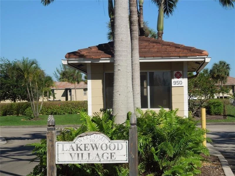 Unit for sale at 904 Twin Lakes Drive, Coral Springs, FL 33071