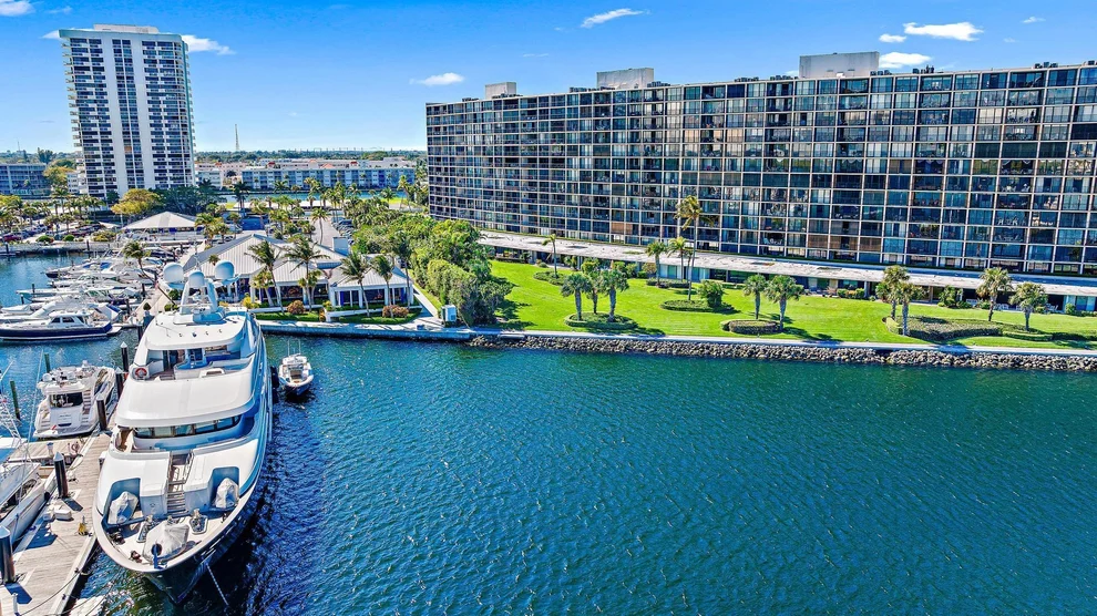 Unit for sale at 122 Lakeshore Drive, North Palm Beach, FL 33408