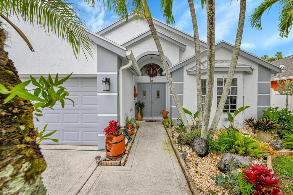 Unit for sale at 107 Saddle Trail, Royal Palm Beach, FL 33411