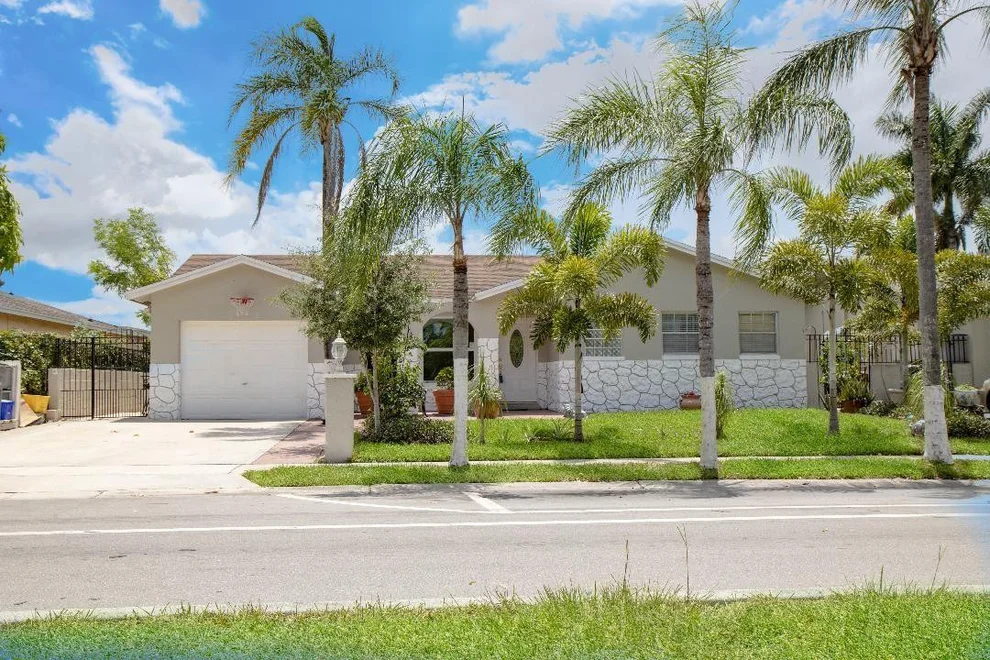 Unit for sale at 22268 SW 66th Avenue, Boca Raton, FL 33428