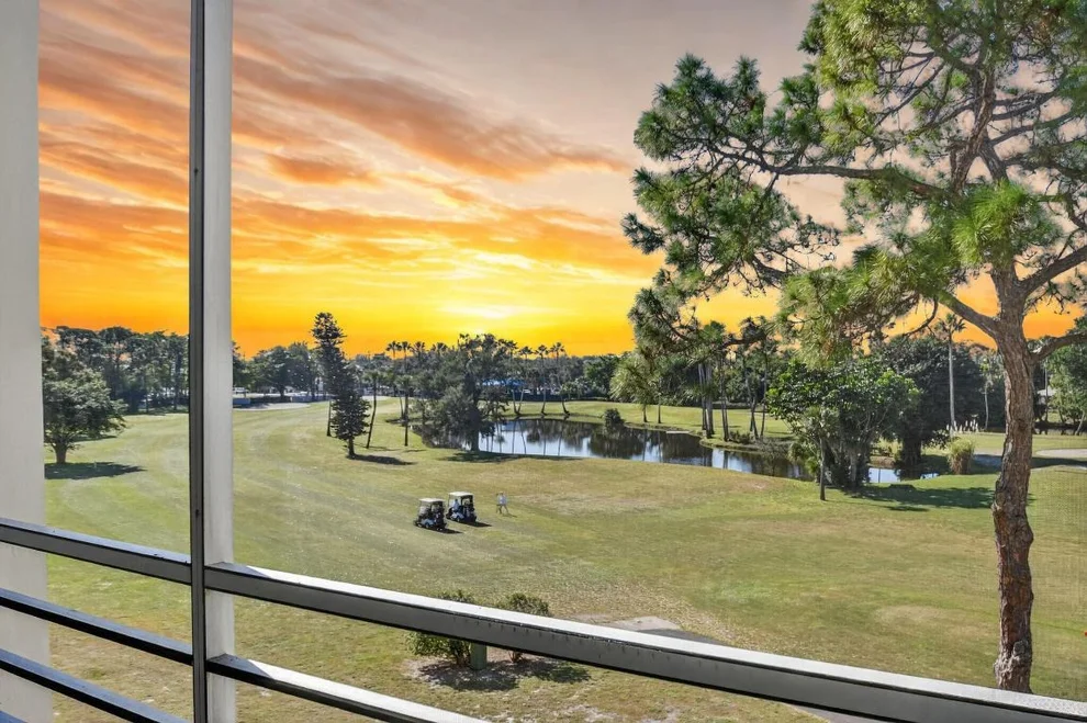 Unit for sale at 3871 Via Poinciana, Lake Worth, FL 33467