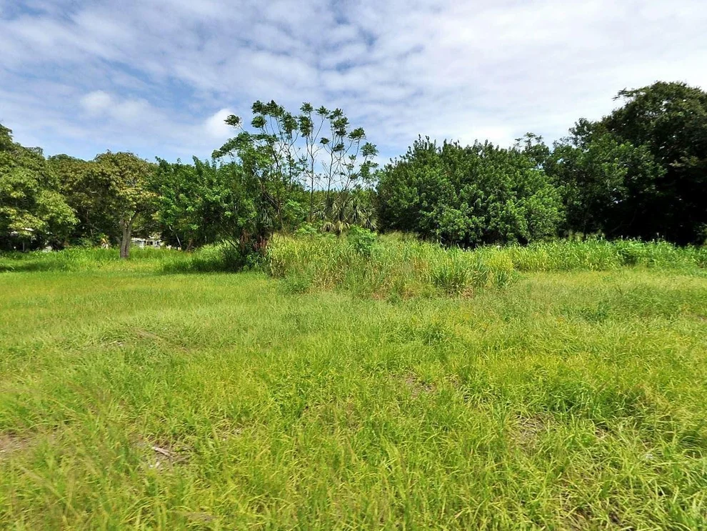 Unit for sale at 1202 Avenue F, Fort Pierce, FL 34950