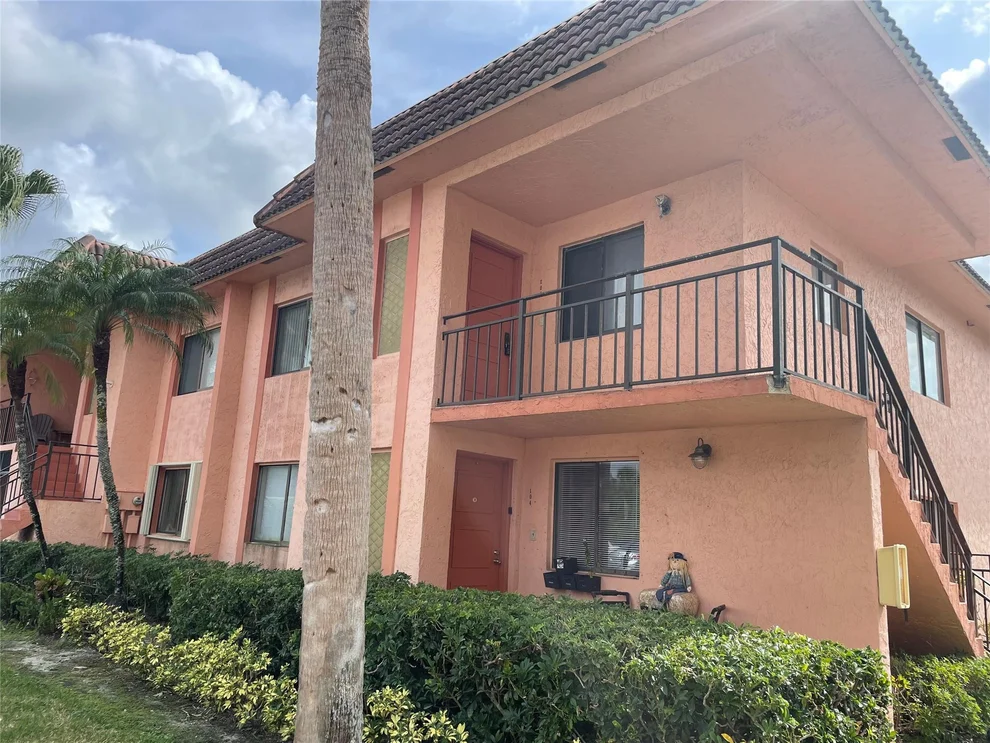 Unit for sale at 223 Lakeview Drive, Weston, FL 33326