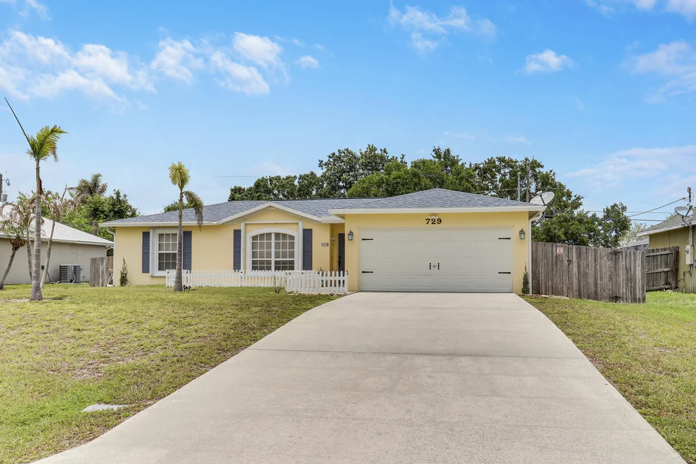 Unit for sale at 729 SW Saragossa Avenue, Port St Lucie, FL 34953