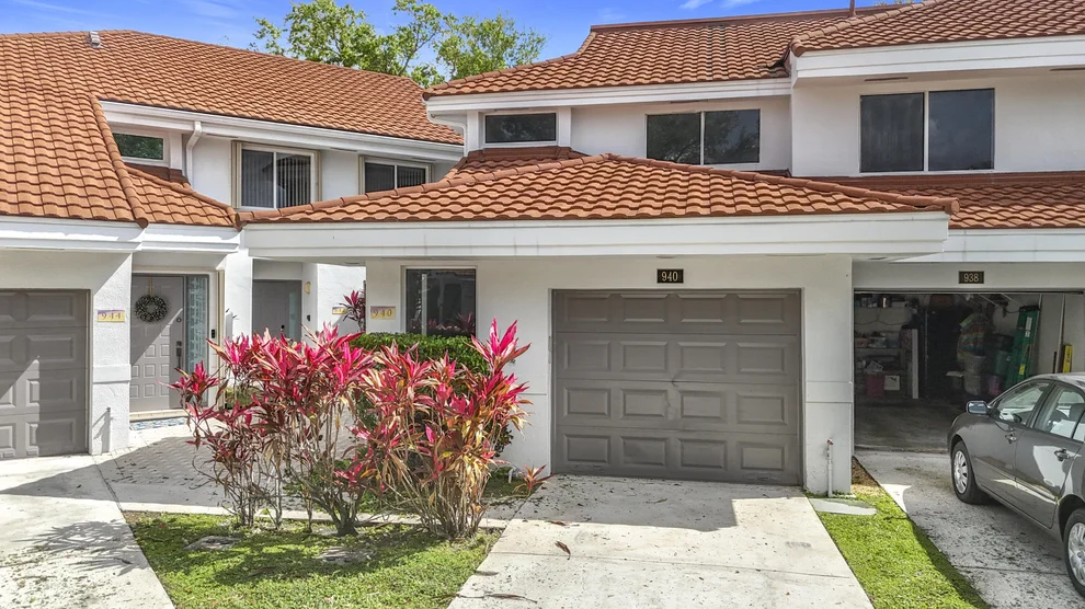 Unit for sale at 940 NW 92nd Terrace, Plantation, FL 33324