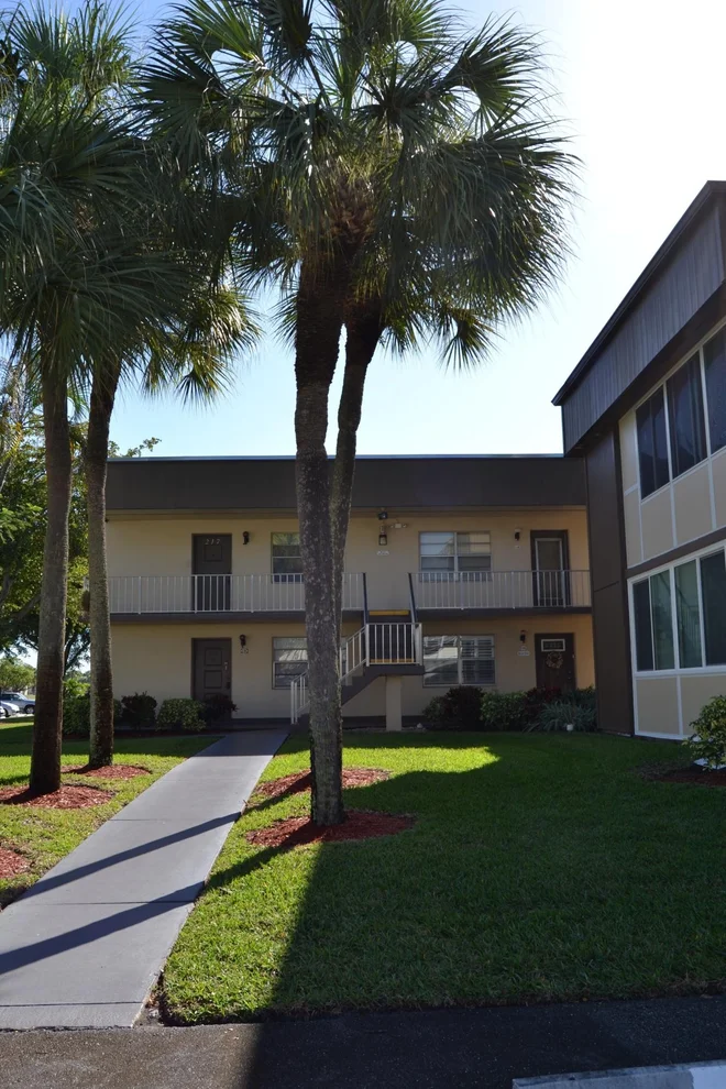 Unit for sale at 194 Piedmont E, Delray Beach, FL 33484