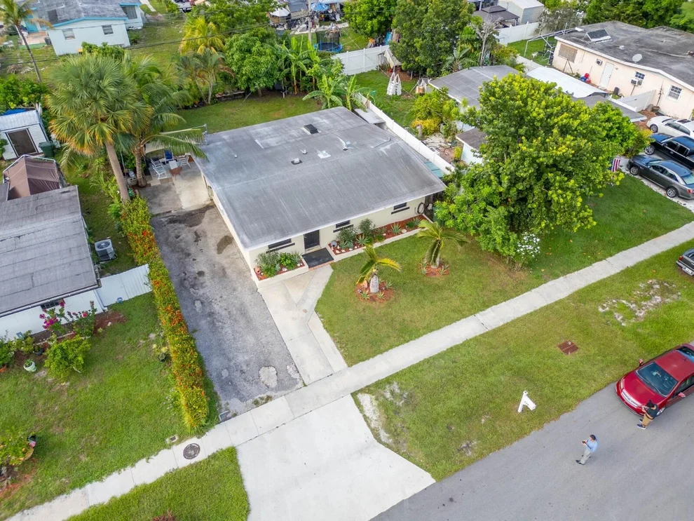 Unit for sale at 172 JAMAICA Drive, Palm Springs, FL 33461