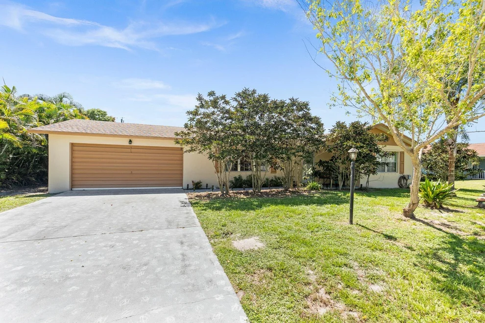 Unit for sale at 562 SE Keyes Street, Port St Lucie, FL 34983