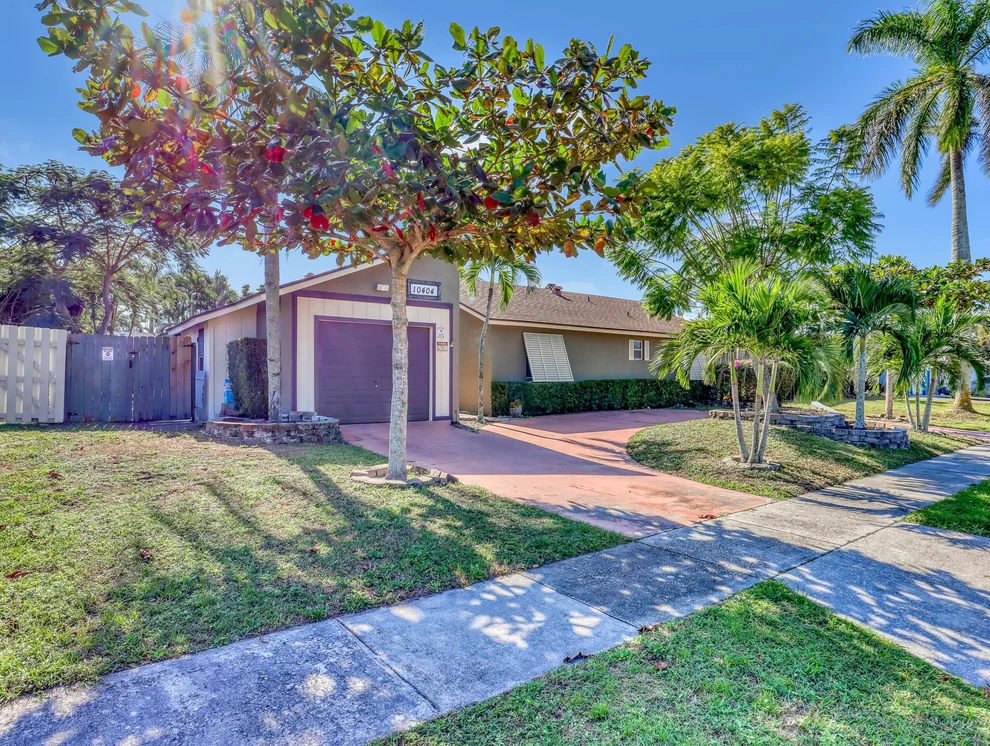 Unit for sale at 10404 Carmen Lane, Royal Palm Beach, FL 33411