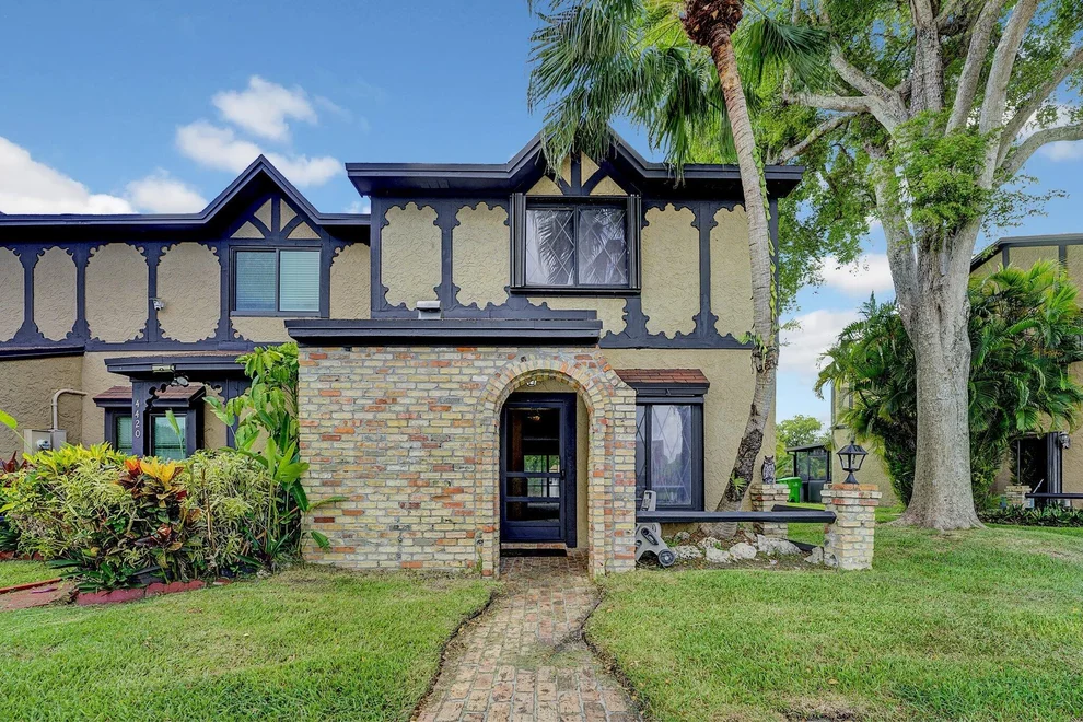 Unit for sale at 4418 NW 92nd Way, Sunrise, FL 33351