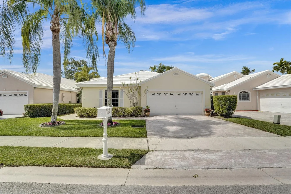Unit for sale at 15240 Wilshire Way, Pembroke Pines, FL 33027