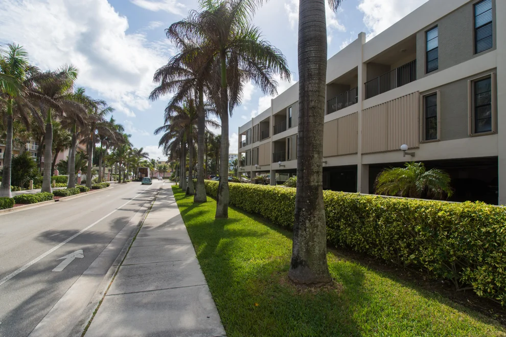 Unit for sale at 445 SE 21st Avenue, Deerfield Beach, FL 33441
