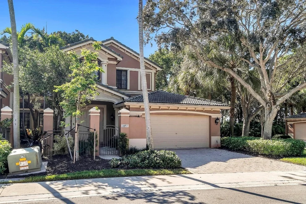 Unit for sale at 2857 Kinsington Circle, Weston, FL 33332