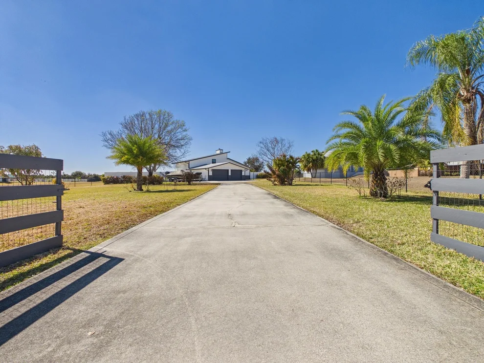 Unit for sale at 14216 SW 144th Parkway, Okeechobee, FL 34974