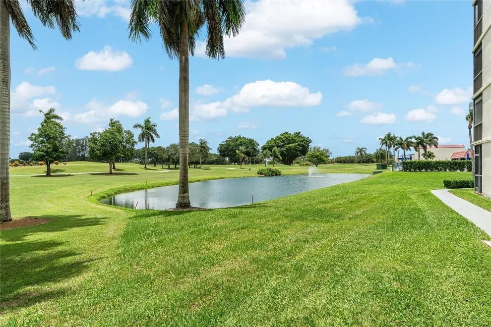Unit for sale at 8900 Washington Boulevard, Pembroke Pines, FL 33025