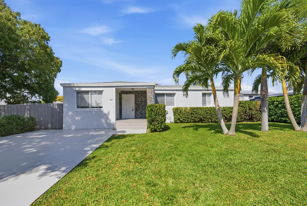 Unit for sale at 233 NW 6th Avenue, Boynton Beach, FL 33435