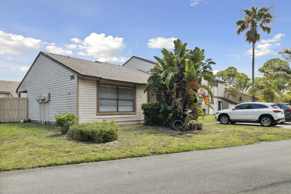 Unit for sale at 116 Sherwood Circle, Jupiter, FL 33458