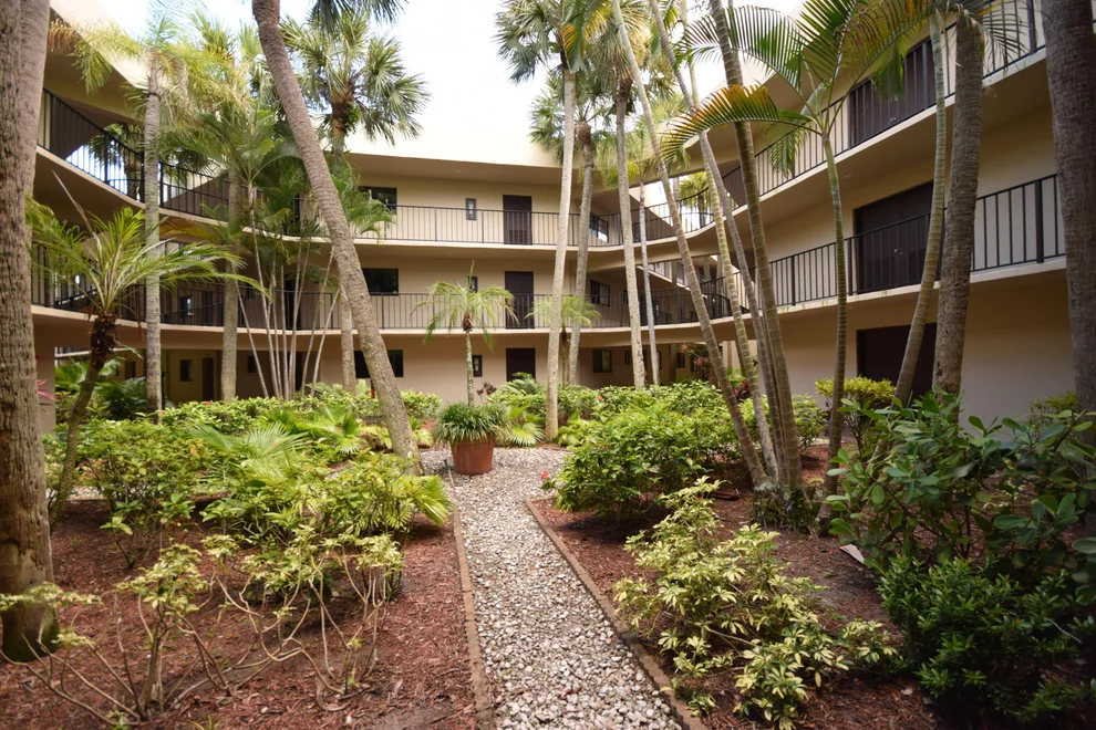 Unit for sale at 5220 Las Verdes Circle, Delray Beach, FL 33484