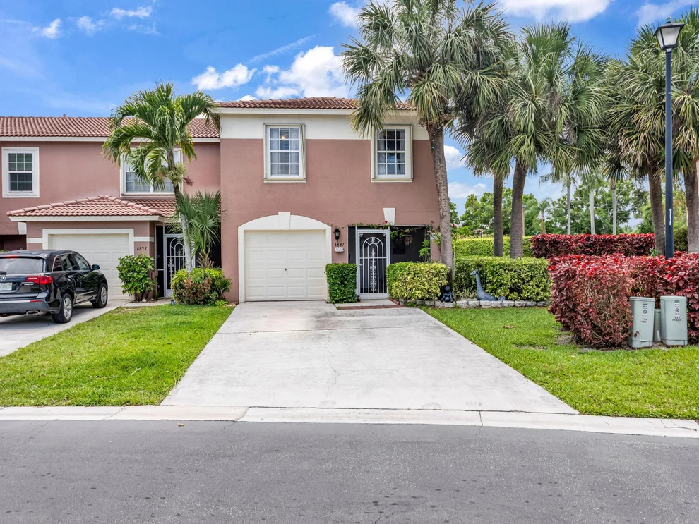 Unit for sale at 6887 Willow Creek Run, Lake Worth, FL 33463