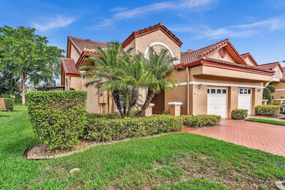 Unit for sale at 9714 S Malvern Drive, Tamarac, FL 33321
