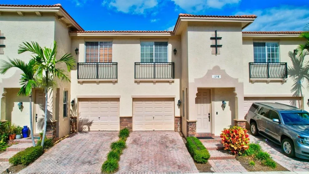 Unit for sale at 125 N Longport Circle, Delray Beach, FL 33444