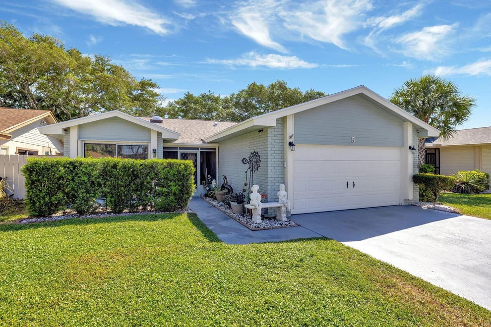 Unit for sale at 5 Danby Place, Boynton Beach, FL 33426