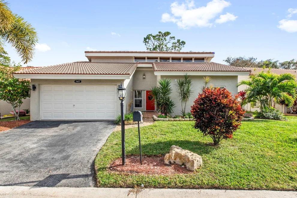 Unit for sale at 1621 Riverwood Lane, Coral Springs, FL 33071