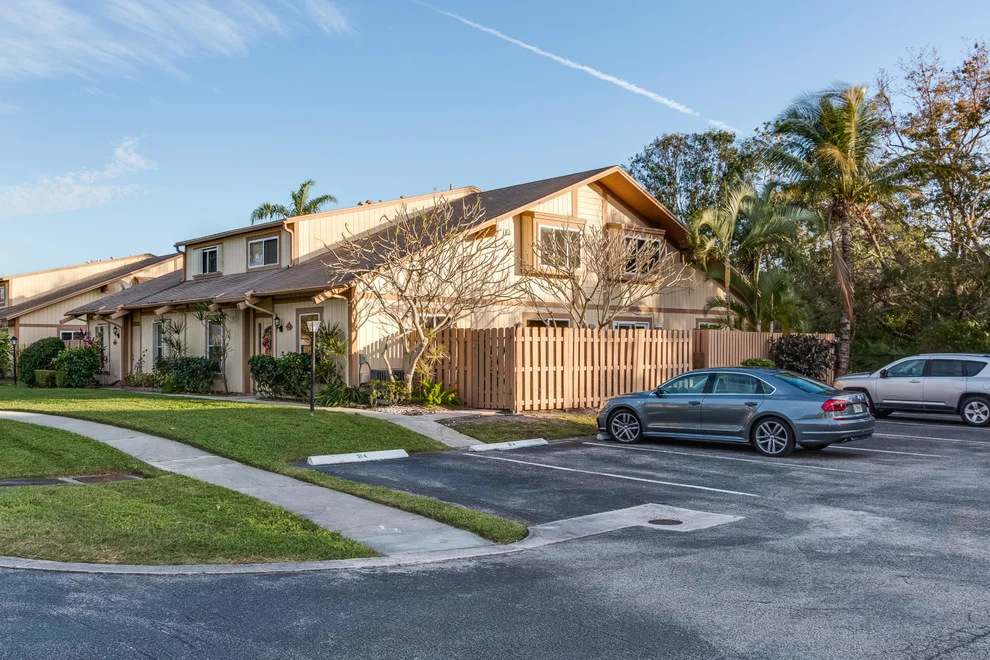 Unit for sale at 311 Maplecrest Circle, Jupiter, FL 33458
