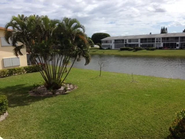 Unit for sale at 29 Chatham B, West Palm Beach, FL 33417